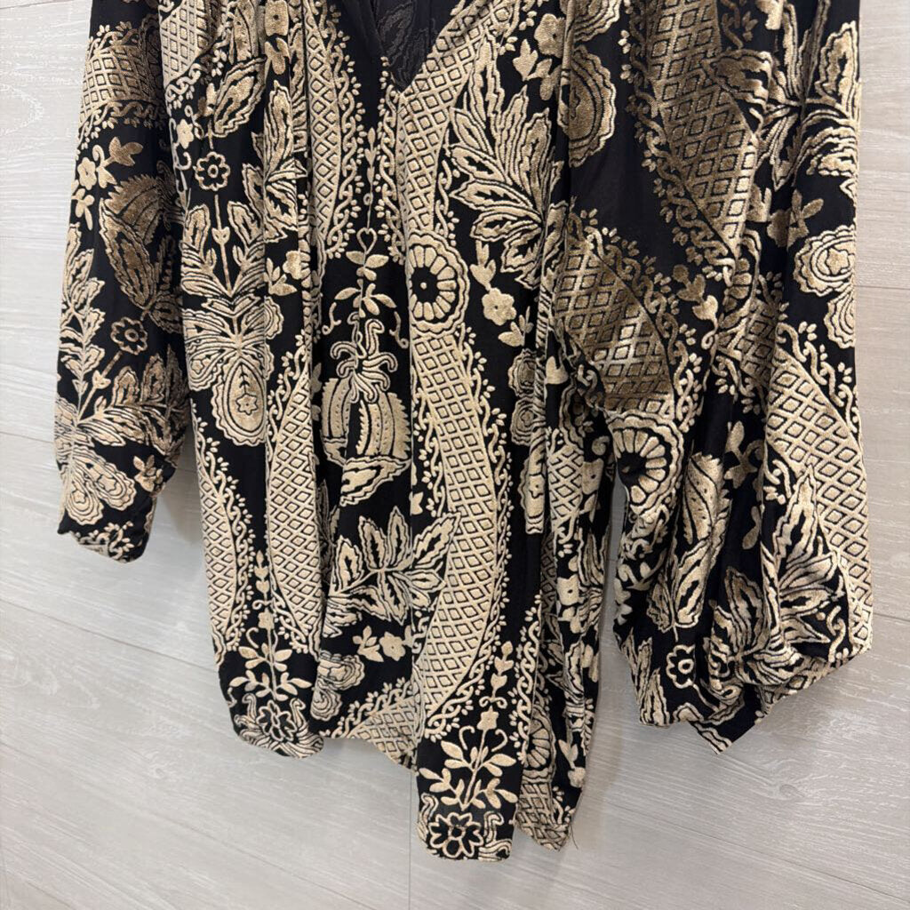 Artistic Works by Lu Black/ Gold Velvet Print Long Sleeve Top Large