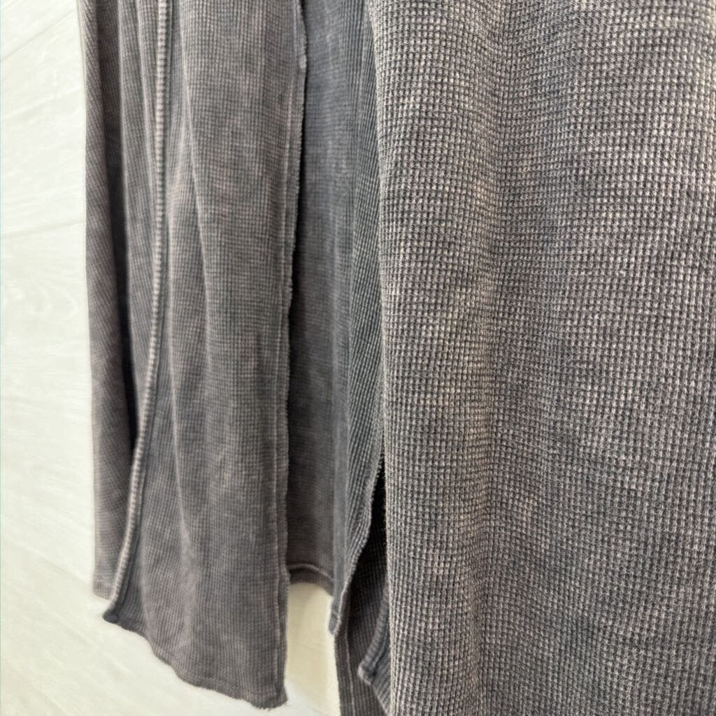 Vocal Grey Textured Sleeveless Open Front Top One Size
