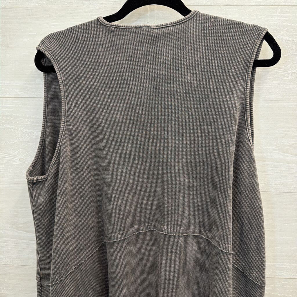 Vocal Grey Textured Sleeveless Open Front Top One Size