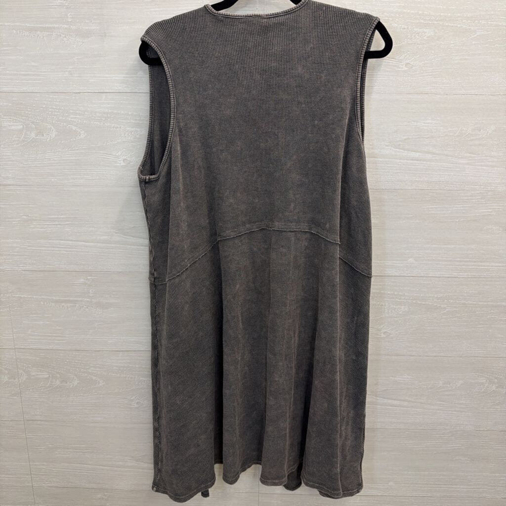 Vocal Grey Textured Sleeveless Open Front Top One Size