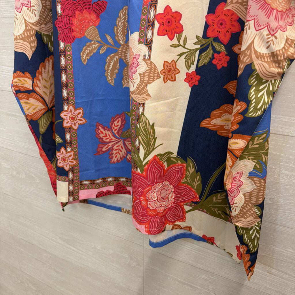 Umgee Blue/ Multi Print Short Sleeve Top Medium