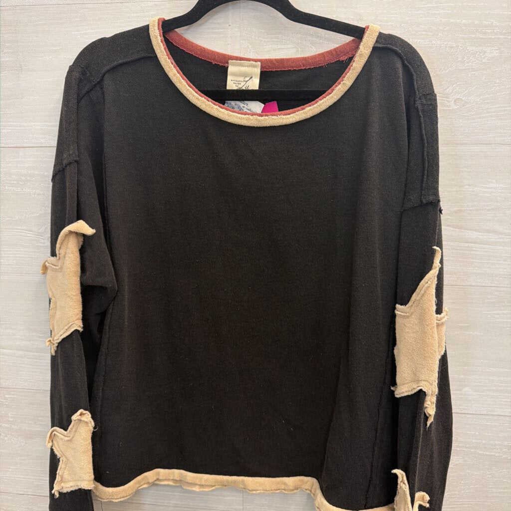 Artistic Works by Lu Black/ Beige Star Detail Long Sleeve Top Medium
