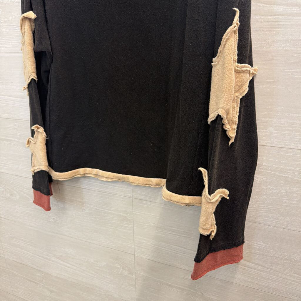 Artistic Works by Lu Black/ Beige Star Detail Long Sleeve Top Medium