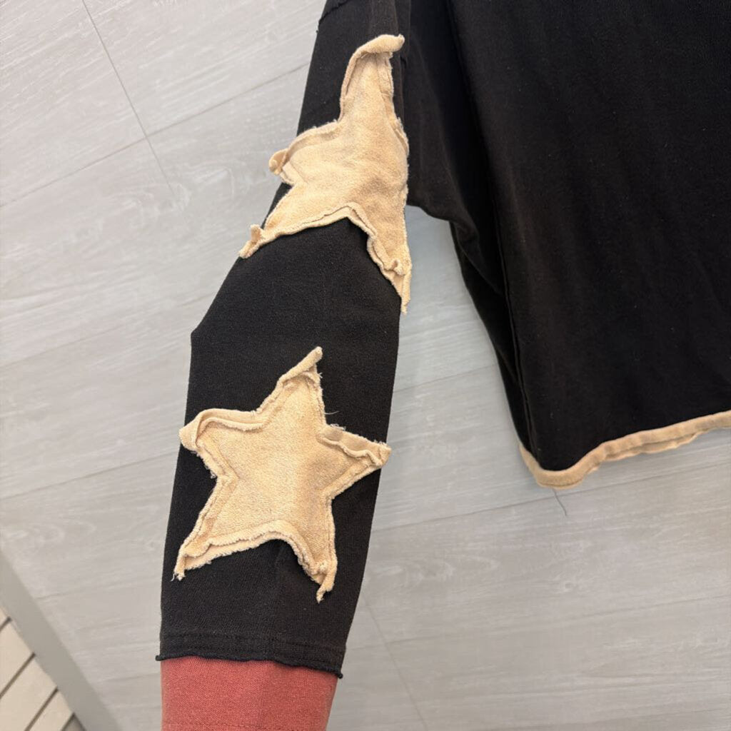 Artistic Works by Lu Black/ Beige Star Detail Long Sleeve Top Medium