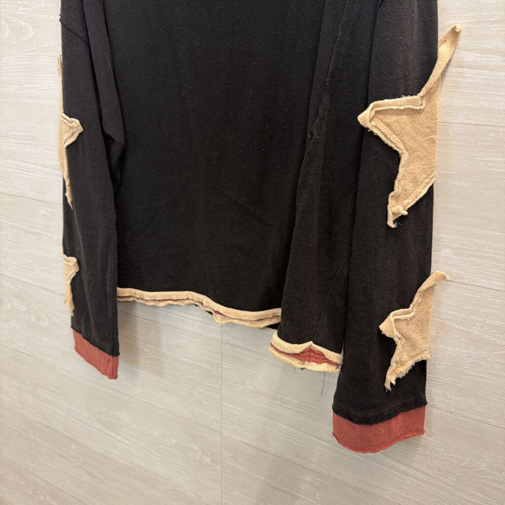 Artistic Works by Lu Black/ Beige Star Detail Long Sleeve Top Medium