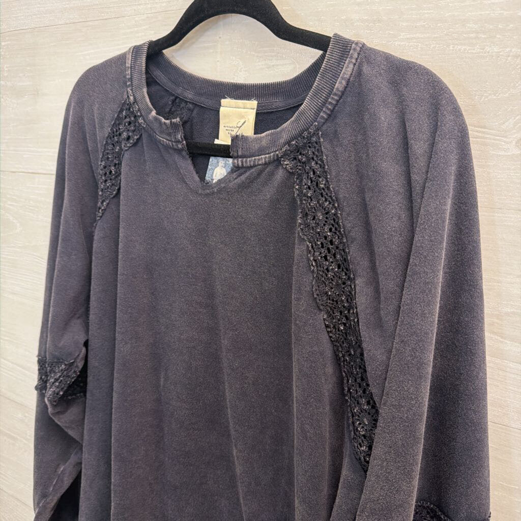 Artistic Works by Lu Grey Long Sleeve Top Medium