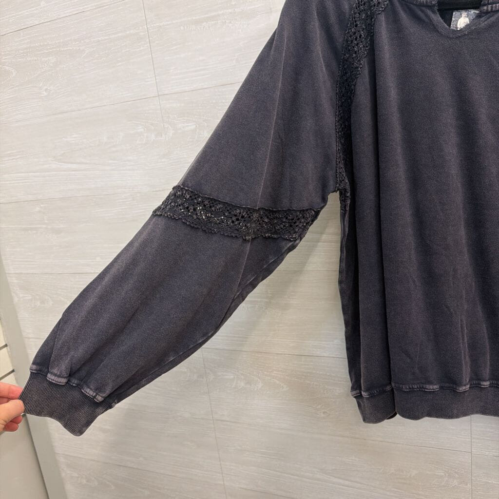Artistic Works by Lu Grey Long Sleeve Top Medium
