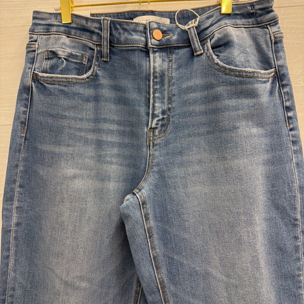 Flying Monkey Light Wash Mid Rise Straight Jeans 31