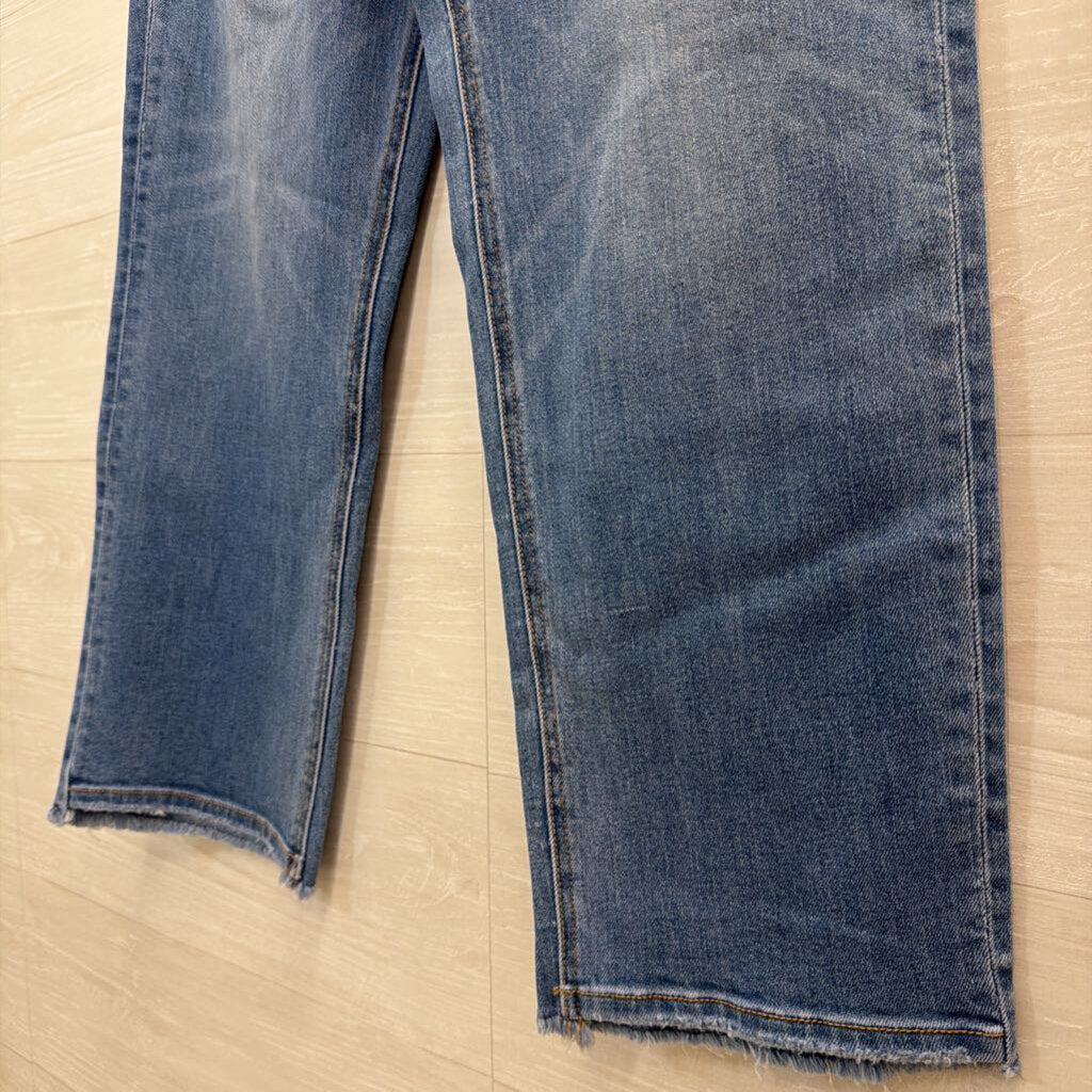 Flying Monkey Light Wash Mid Rise Straight Jeans 31