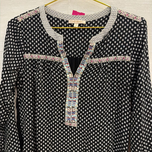 Skies are Blue Black/ White Print Long Sleeve Top Small
