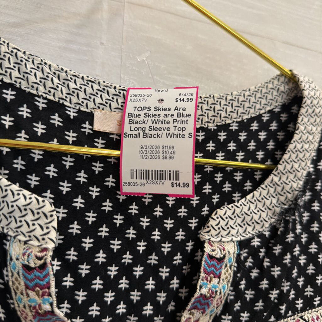 Skies are Blue Black/ White Print Long Sleeve Top Small