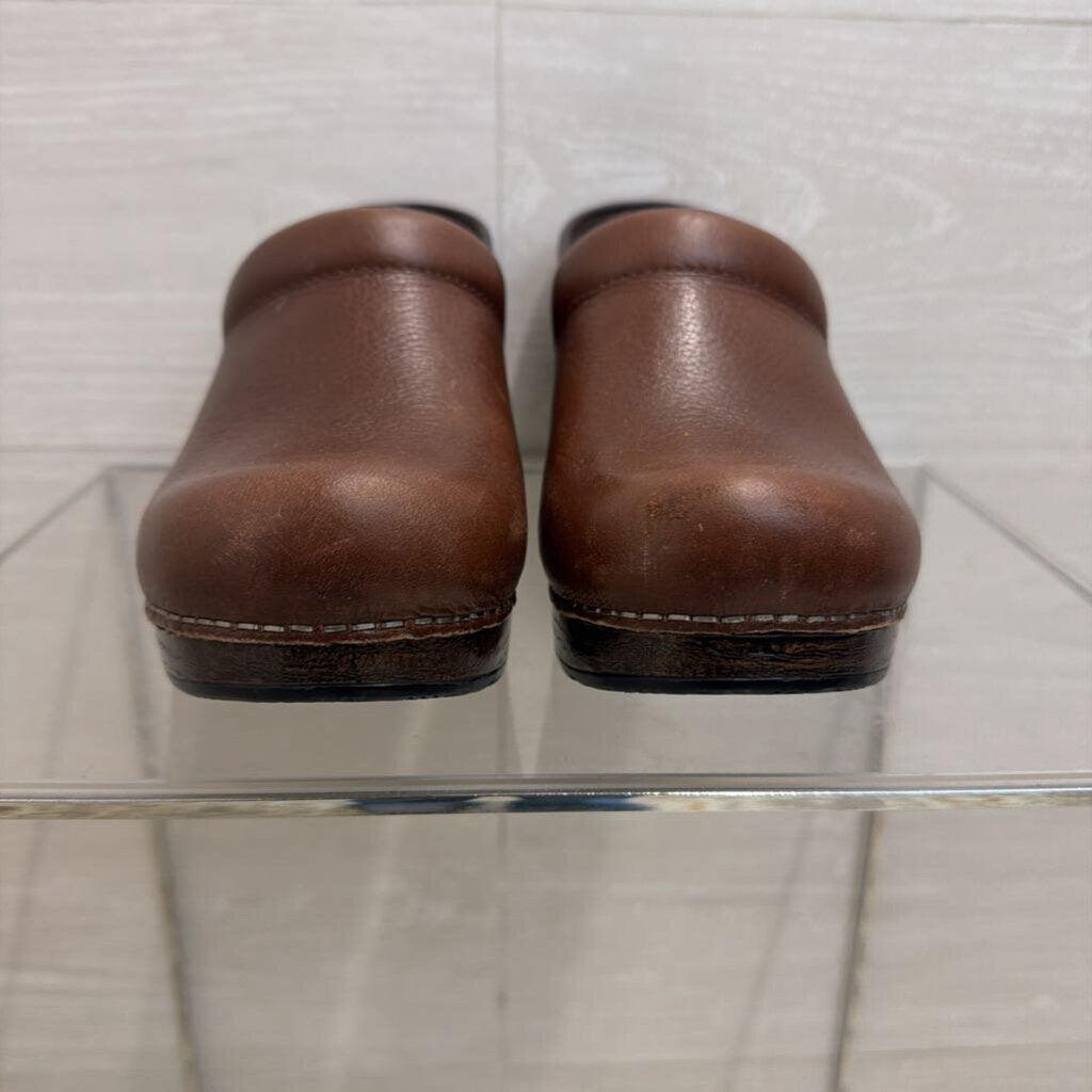 Dansko Brown Leather Professional Clogs 39