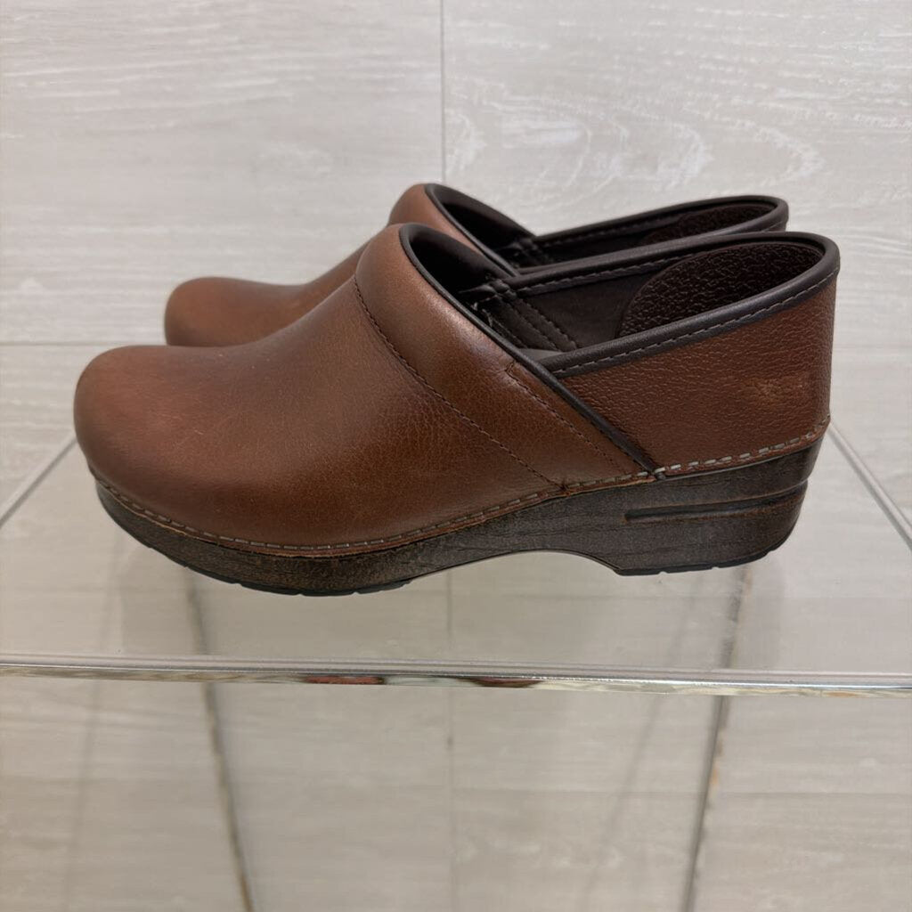 Dansko Brown Leather Professional Clogs 39