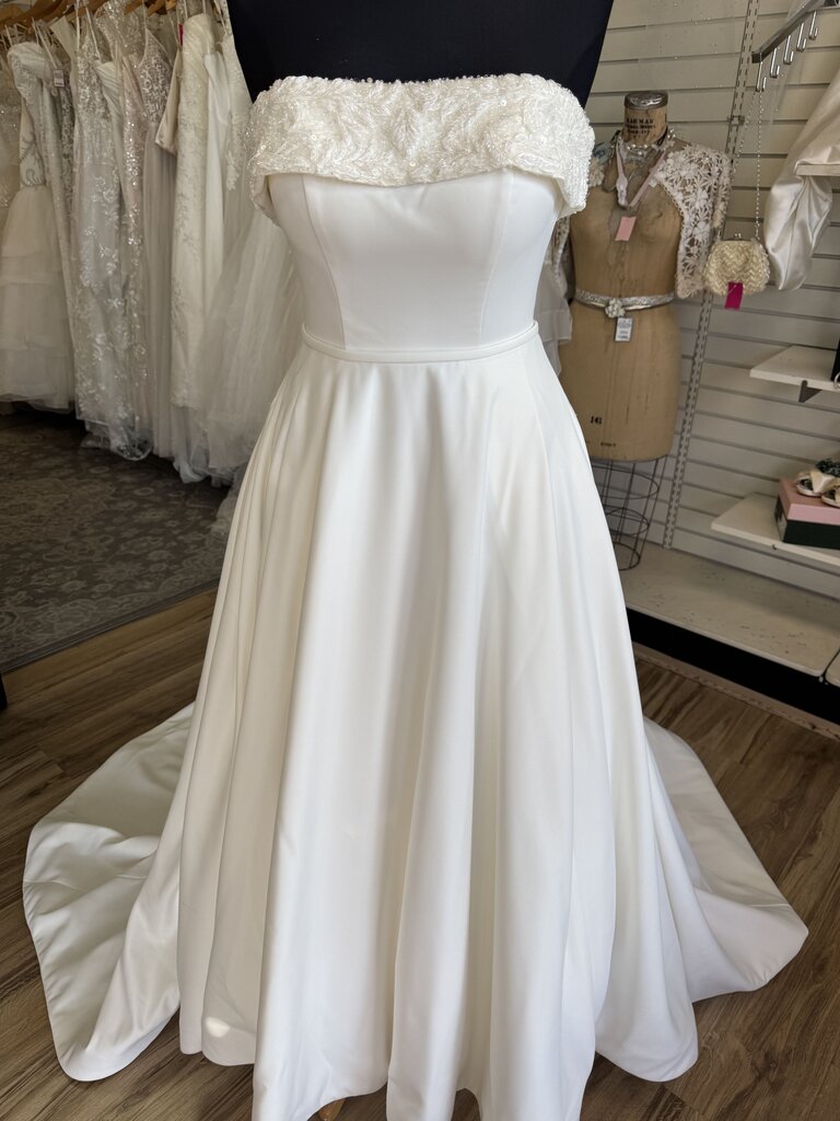 Stella York Ivory Beaded Neckline Strapless Satin Bridal Gown 8