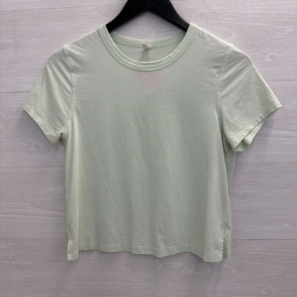 Lululemon Green Cropped Short Sleeve Top 4