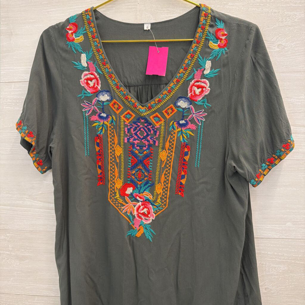 Green/ Multi Embroidered Detail Short Sleeve Dress Small