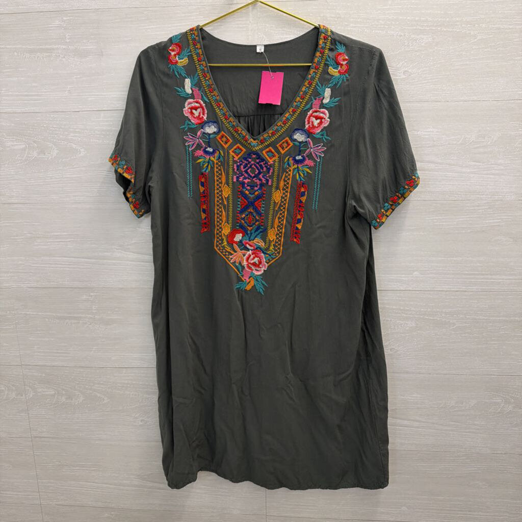 Green/ Multi Embroidered Detail Short Sleeve Dress Small