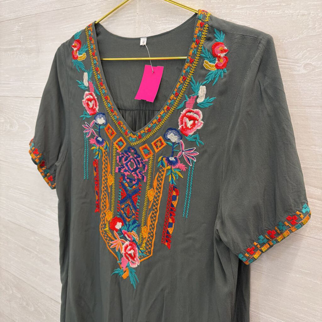 Green/ Multi Embroidered Detail Short Sleeve Dress Small