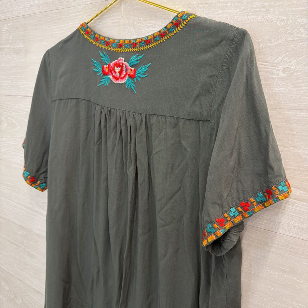 Green/ Multi Embroidered Detail Short Sleeve Dress Small