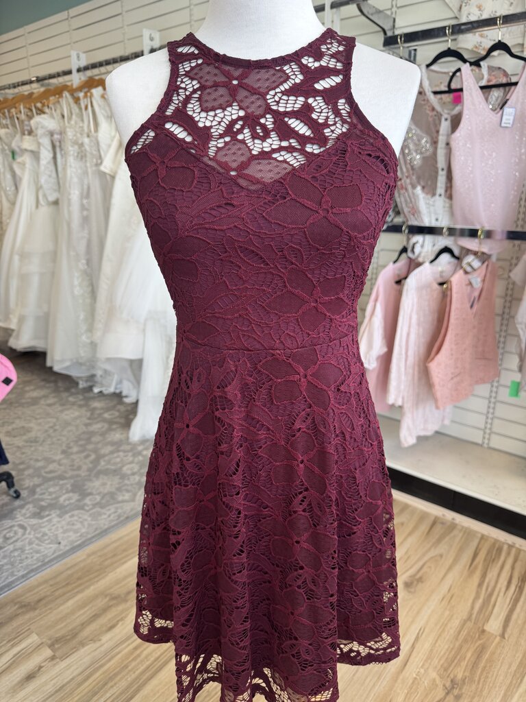 Material Girl Burgundy Lace Short Formal Dress Large