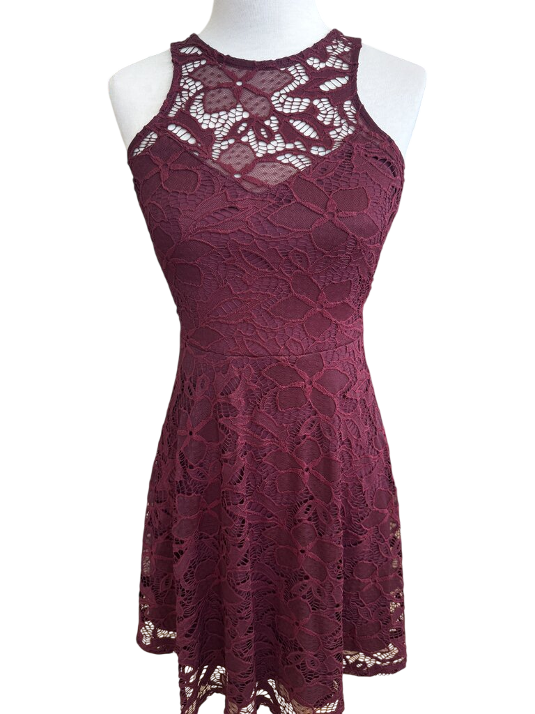Material Girl Burgundy Lace Short Formal Dress Large