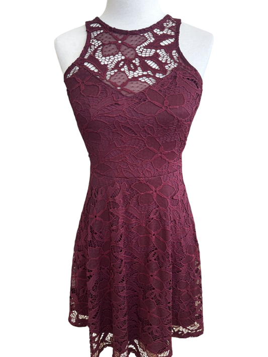 Material Girl Burgundy Lace Short Formal Dress Large