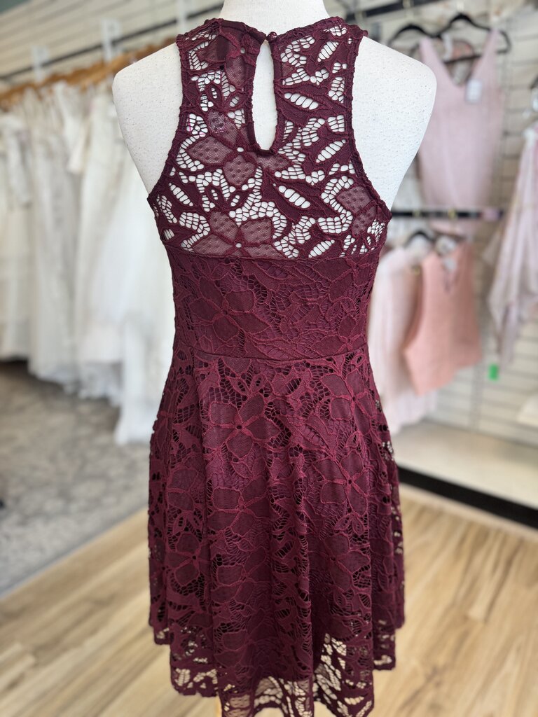 Material Girl Burgundy Lace Short Formal Dress Large