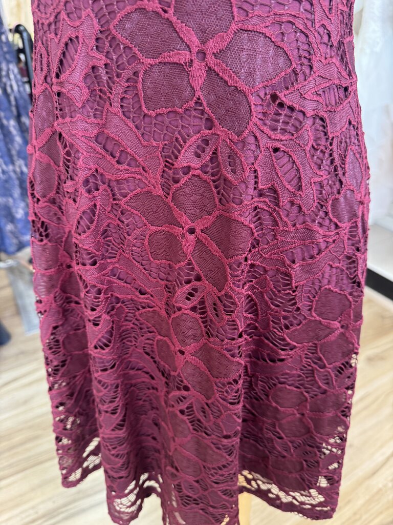 Material Girl Burgundy Lace Short Formal Dress Large