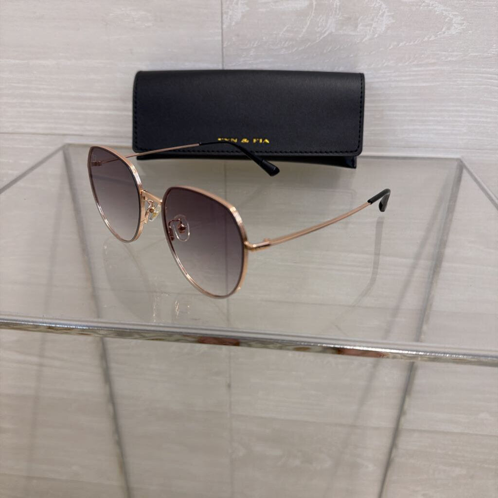 Fyn and Fia Rose Gold Gradient Lense Sunglasses