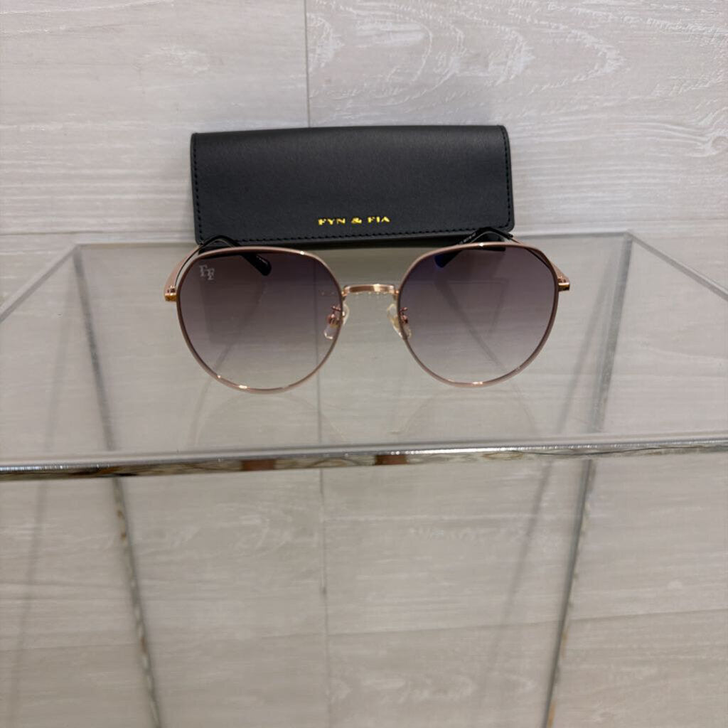 Fyn and Fia Rose Gold Gradient Lense Sunglasses