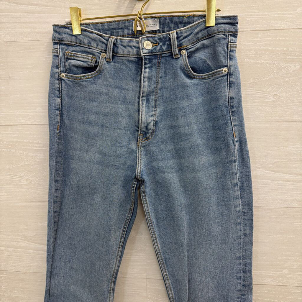 Zara Light Wash Straight Leg Jeans 8