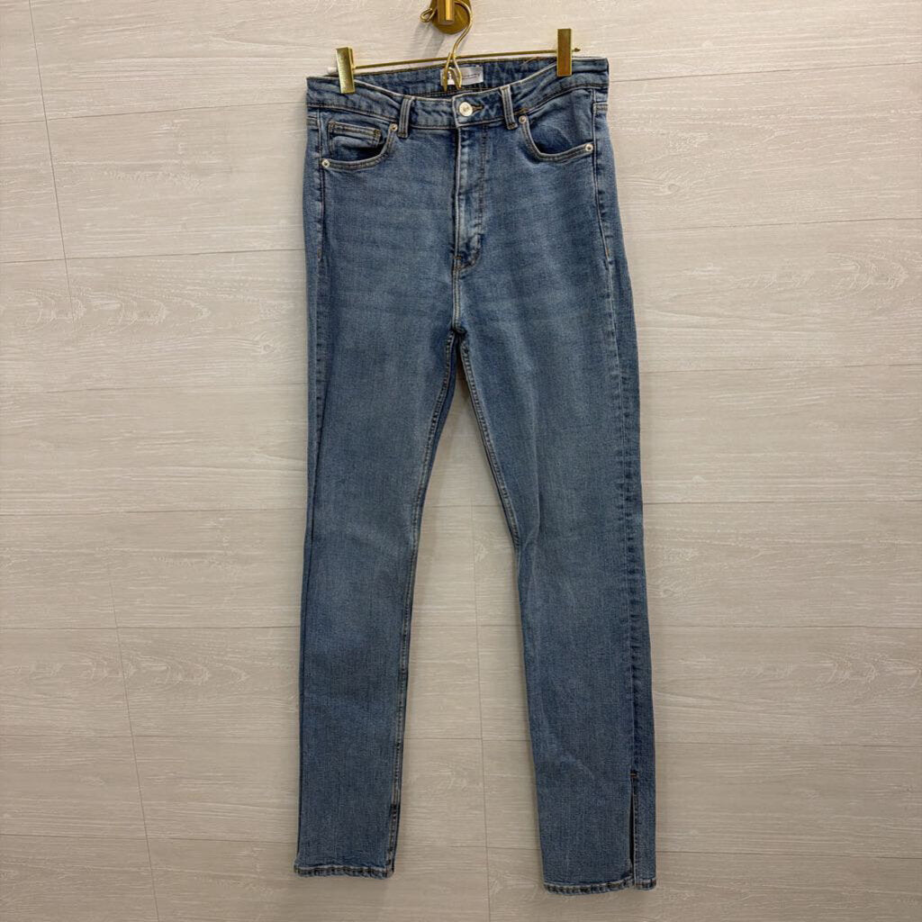 Zara Light Wash Straight Leg Jeans 8