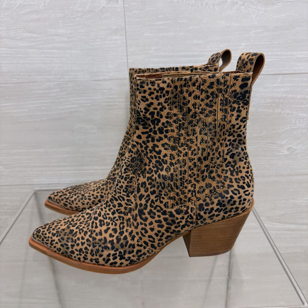 Dolce Vita Brown/ Black Leopard Print Serna Booties 8