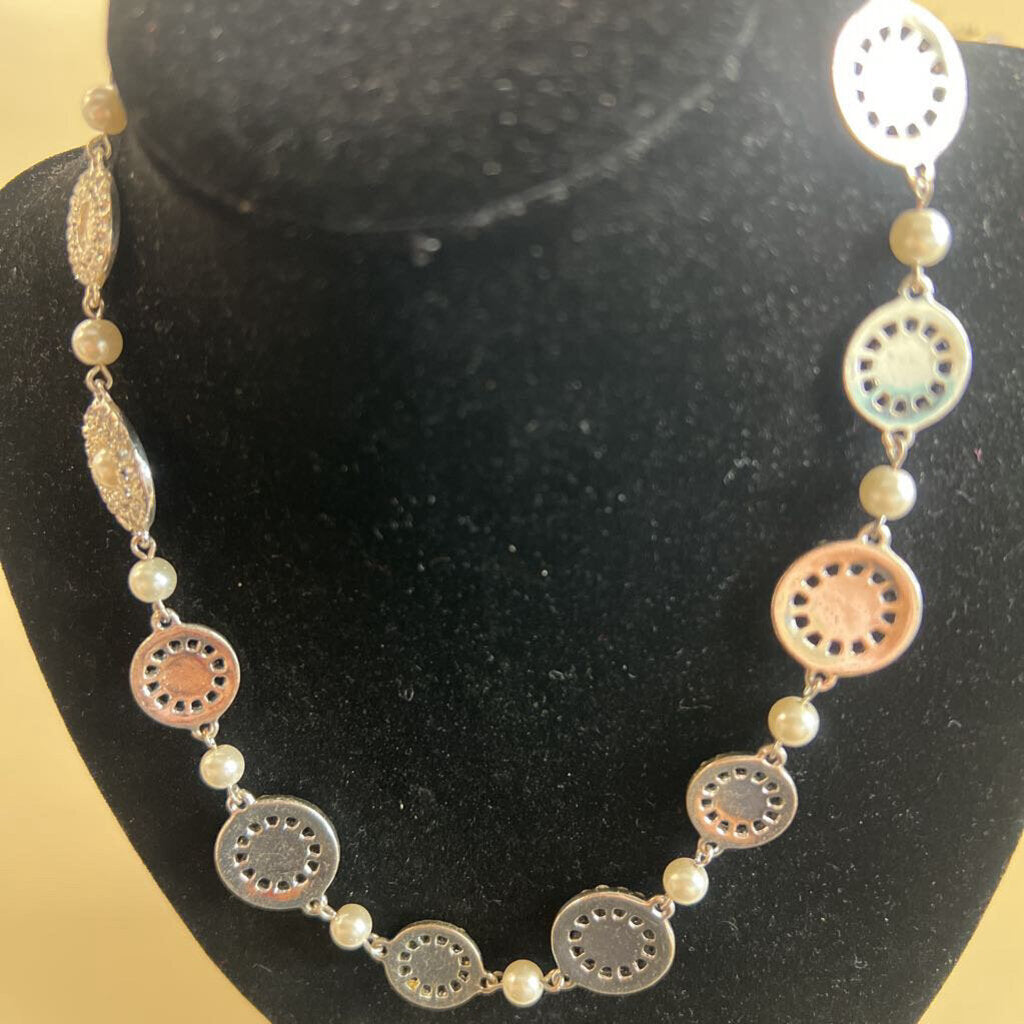 Silver Rhinestone/ Pearl Circle Necklace