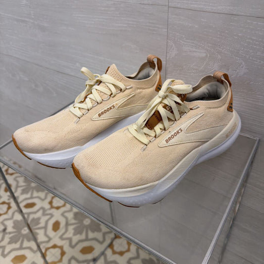 Brooks Beige/ White Glycerin Stealth Fit 21 Sneakers 7