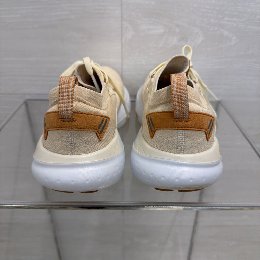Brooks Beige/ White Glycerin Stealth Fit 21 Sneakers 7