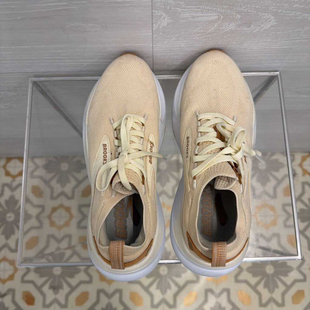 Brooks Beige/ White Glycerin Stealth Fit 21 Sneakers 7