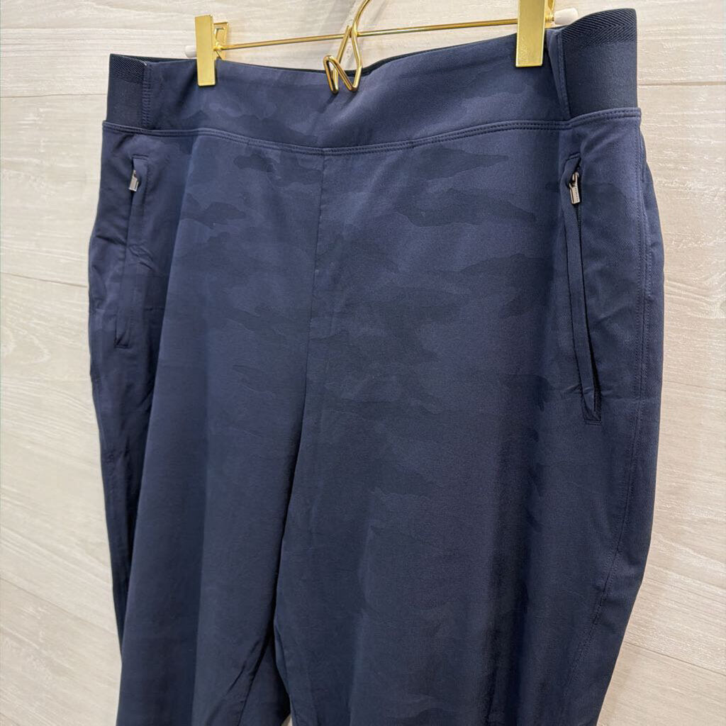 Athleta Navy Camo Print Pull On Pants 14 Petite