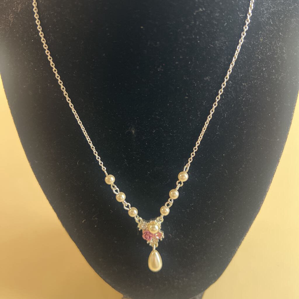 Silver/ Pearl Necklace
