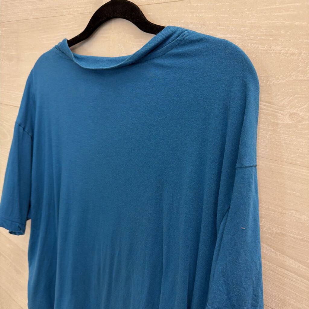 The North Face Blue/ Multi Cropped Short Sleeve Graphic Tee Extra Large