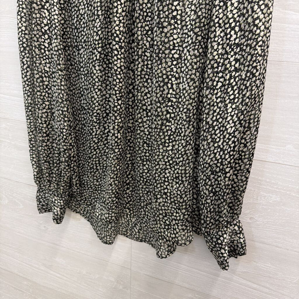 Black/ White Floral Print Long Sleeve Mock Neck Top Large