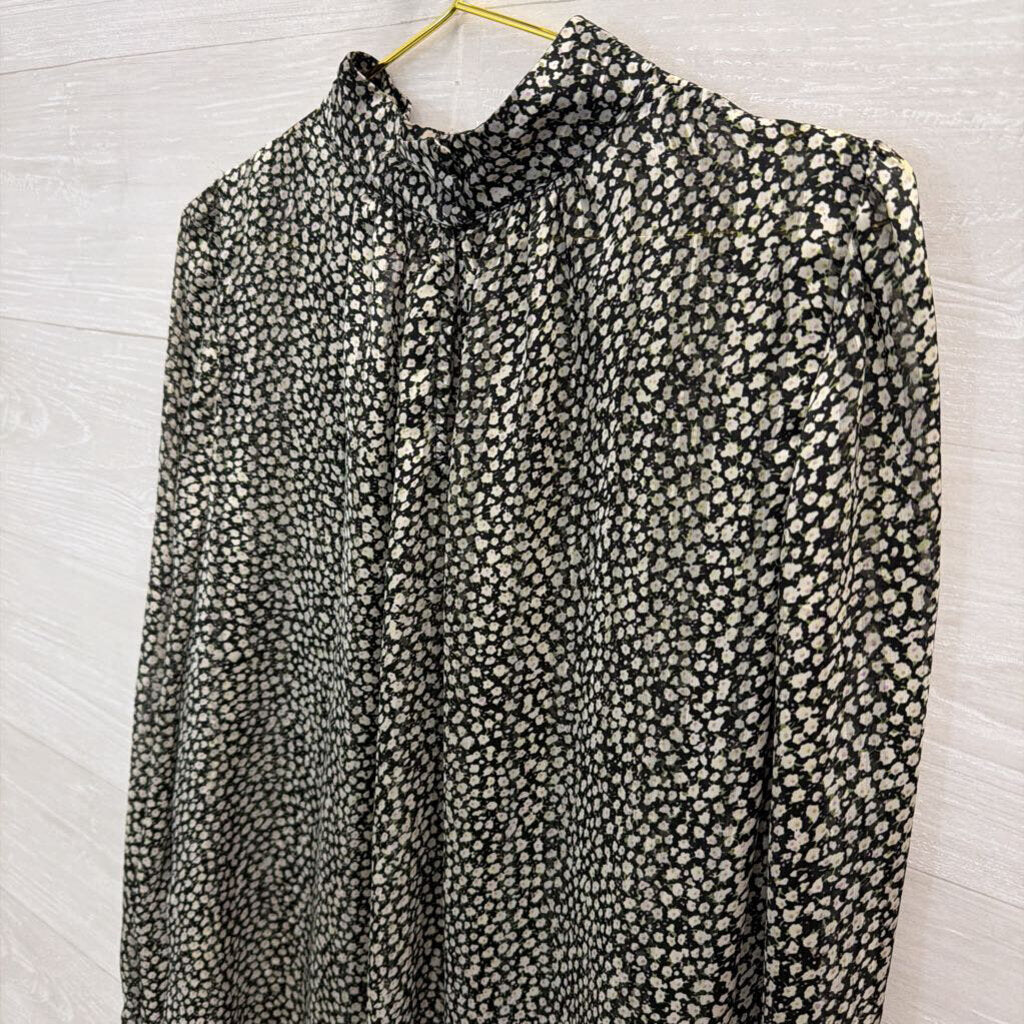 Black/ White Floral Print Long Sleeve Mock Neck Top Large