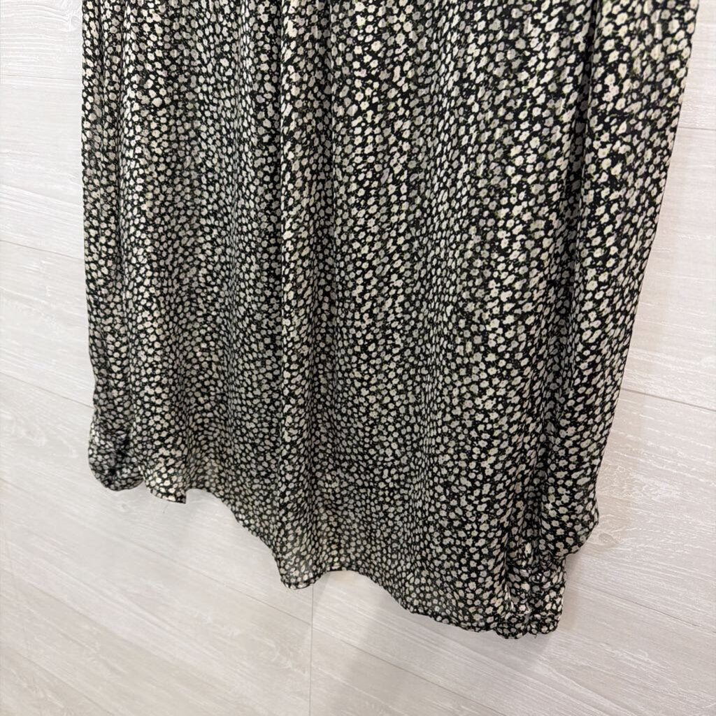 Black/ White Floral Print Long Sleeve Mock Neck Top Large