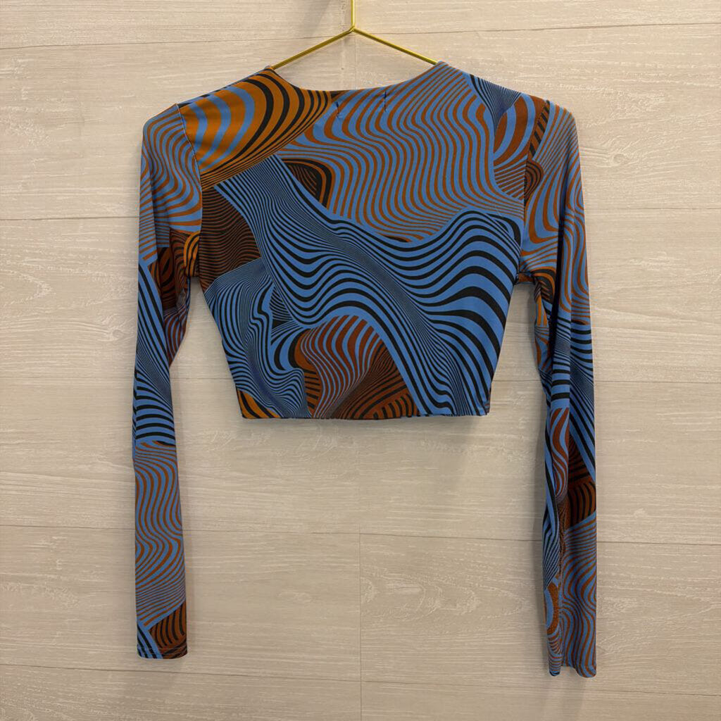 Pretty Little Thing Blue/ Multi Print Cropped Long Sleeve Top 4