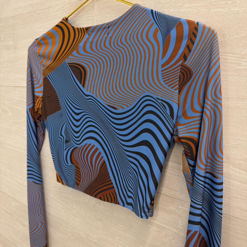 Pretty Little Thing Blue/ Multi Print Cropped Long Sleeve Top 4
