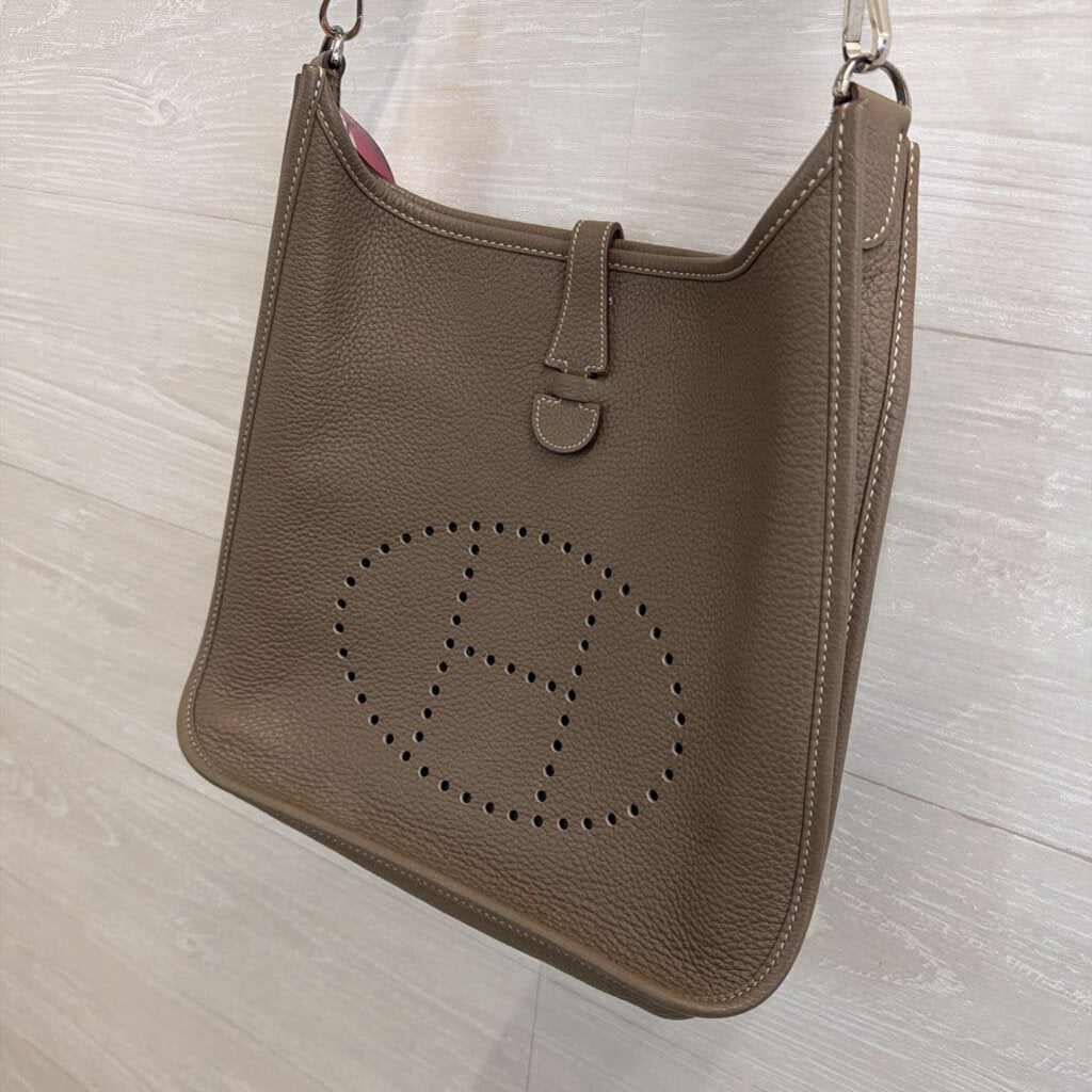 Hermes Etoupe Leather Evelyne PM 29 Purse