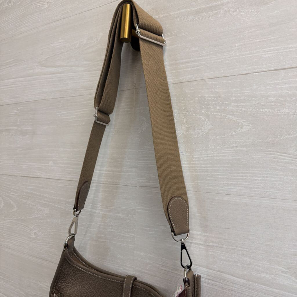 Hermes Etoupe Leather Evelyne PM 29 Purse
