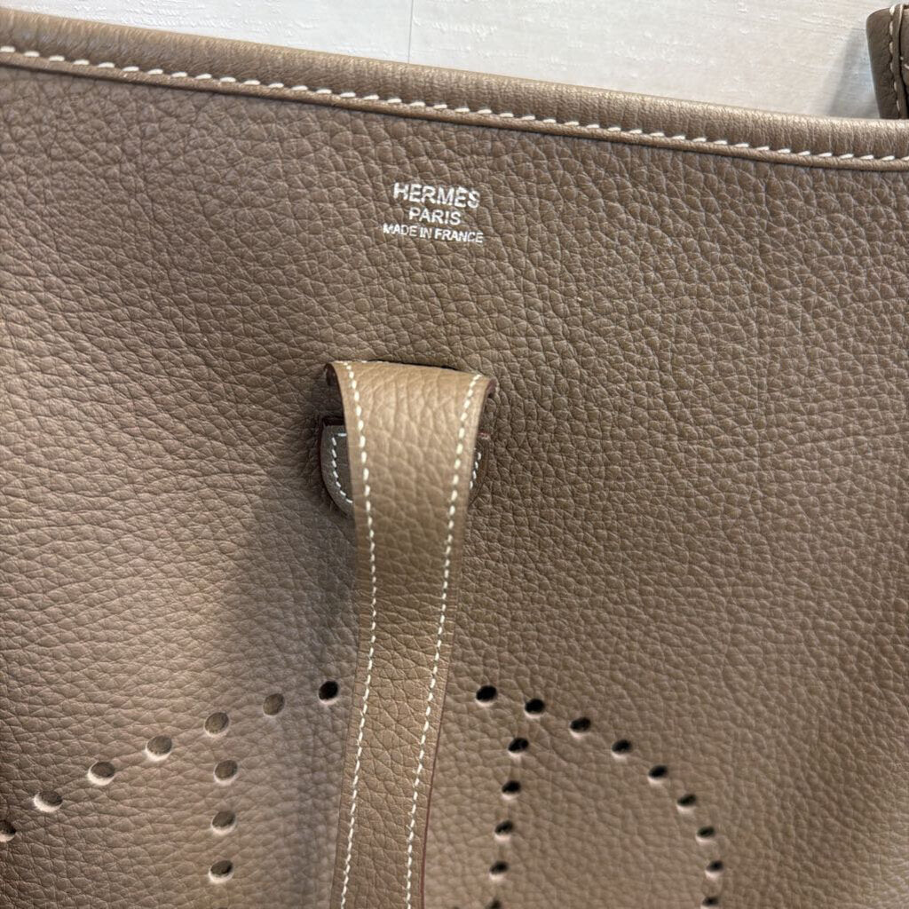 Hermes Etoupe Leather Evelyne PM 29 Purse