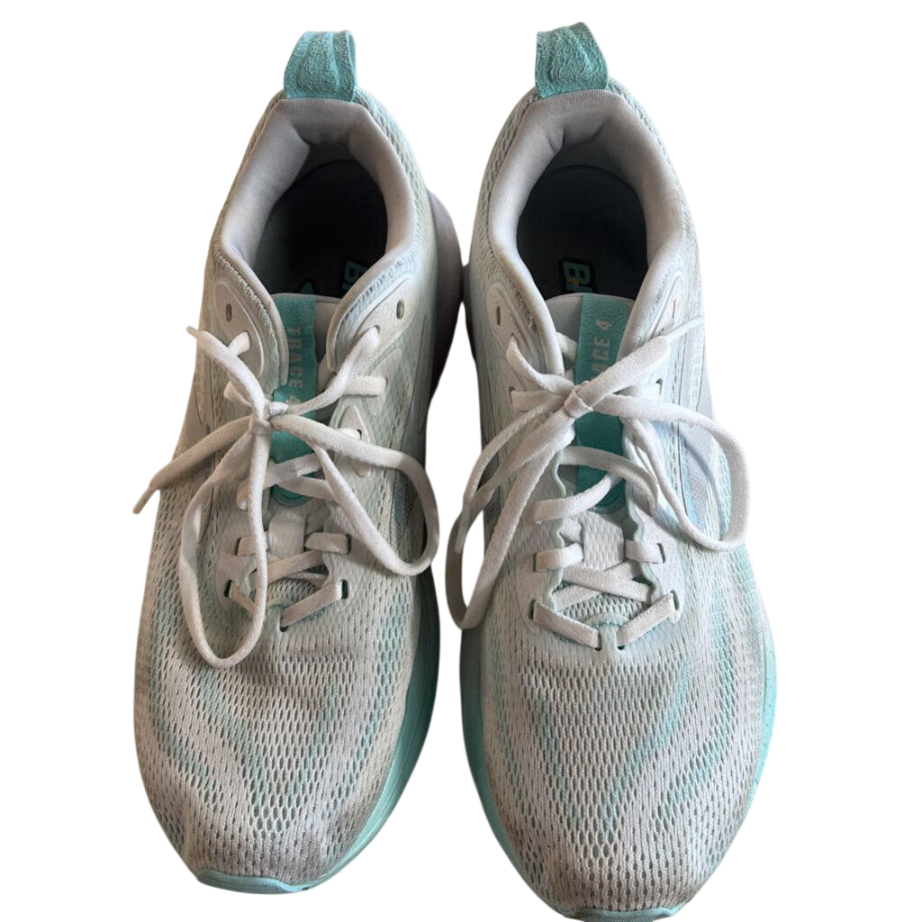 Brooks White/ Blue Trace 4 Sneakers 9.5