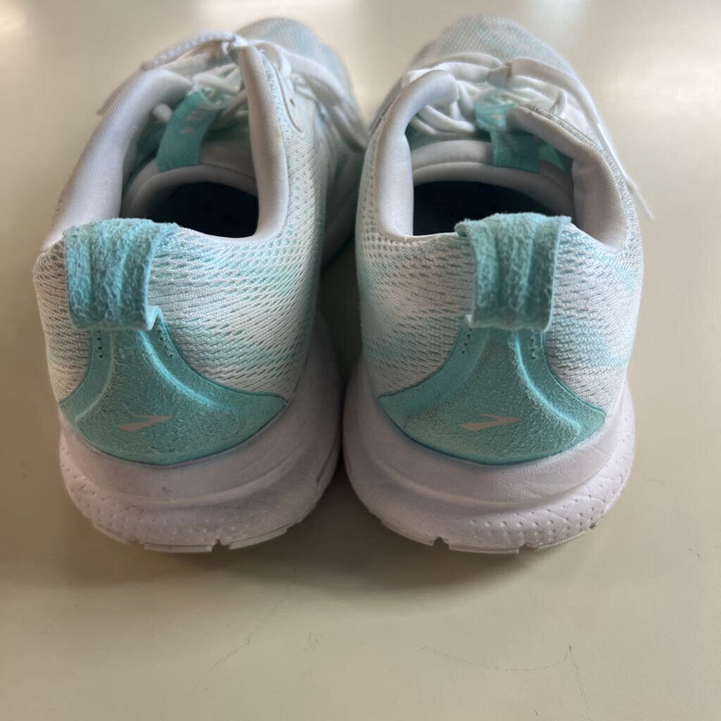 Brooks White/ Blue Trace 4 Sneakers 9.5